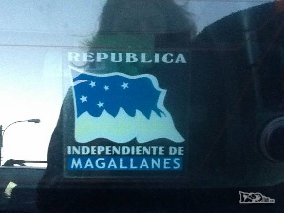 Adesivo de movimento separatista em Punta Arenas, no sul do Chile